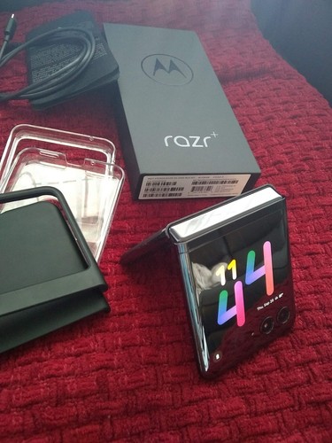 Motorola Moto Razr 2023 Good Conditions - Afbeelding 3 van 7