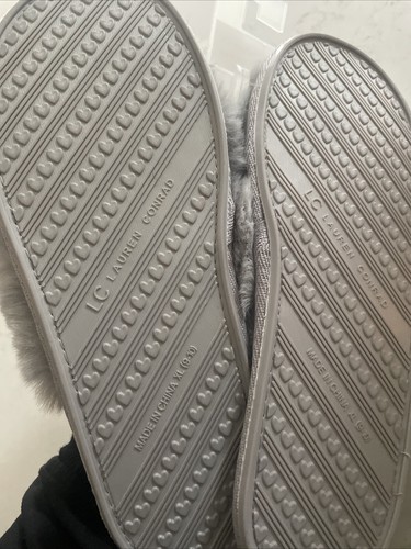 Neu mit Etikett Lauren Conrad LC X Band Kunstfell-Pantoletten Hausschuhe grau Größe XL 9/10 kuschelig - Bild 6 von 6