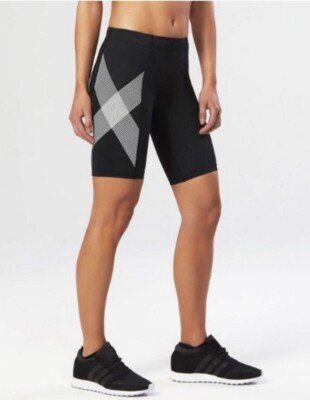 2XU Womens Compression Shorts (Black/Striped White) | BRAND NEW