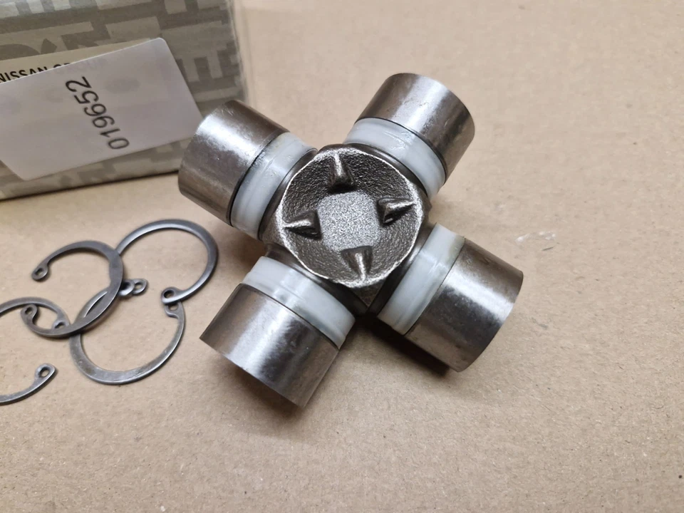 Nissan Cabstar F24 Drive shaft coupler 2006-2013 37125MB425 Genuine New - Image 4 of 4