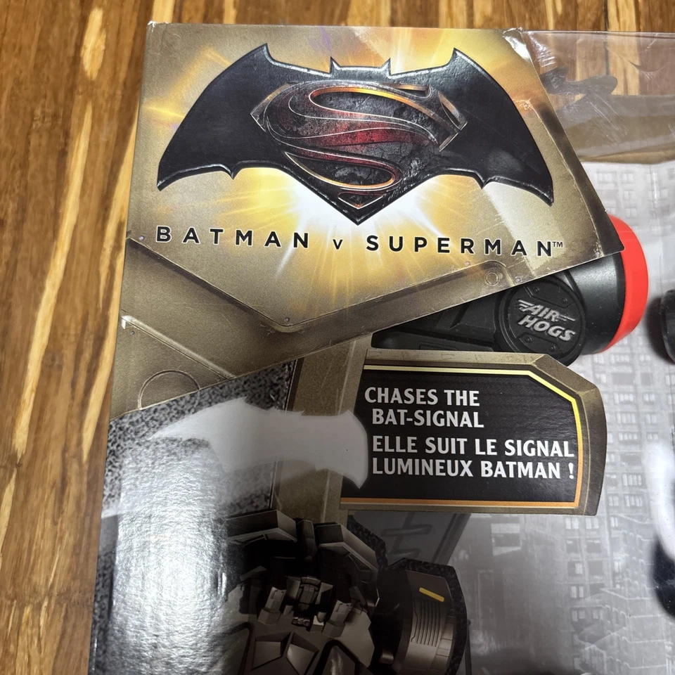 Batimóvil Air Hogs Batman V Superman Gravedad Cero Persigue Bat-Señal Foto 3 de 4