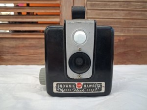 Vintage Kodak Brownie Hawkeye Flash Model Camera