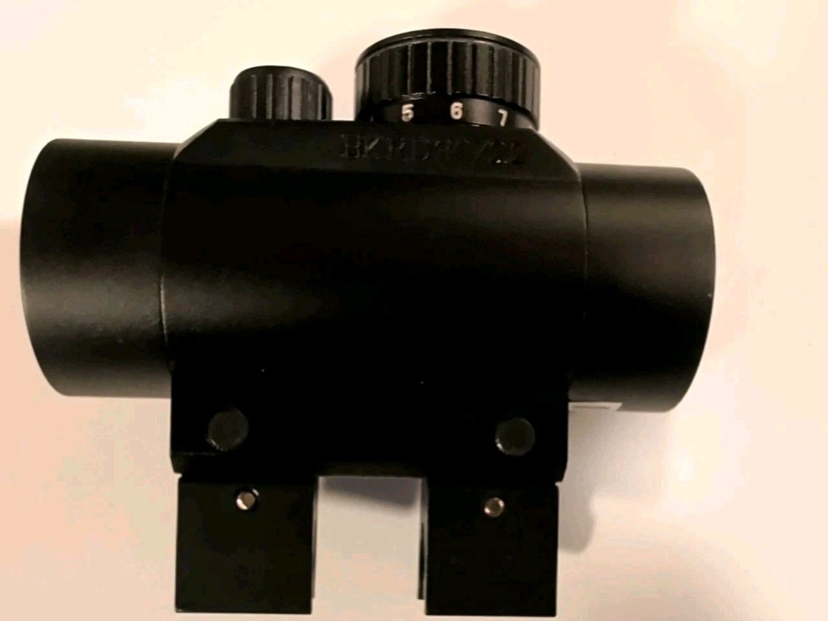 Tasco Red Dot Sight BKRD30/22 with Crosman Barrel Mount Bases for
