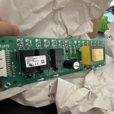 Invensys Refrigerator/Freezer Control Board PCB 100-01396-51 Green