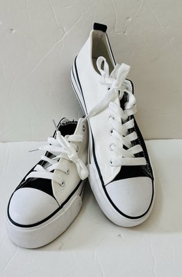 OLIVIA MILLER SNEAKER WOMEN'S SIZE 10 WHITE/BLACK LACE UP VULCANIZED CONVERSE