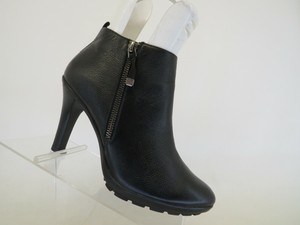 tahari booties