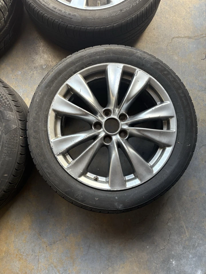 2006 INFINITI M35x Tires All Four - Image 3 of 4