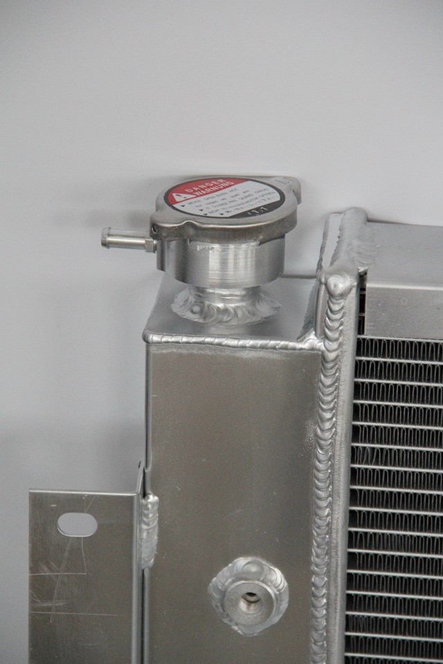 Radiador Nuevo Para International Harvester Scout II 1970-1981 (V8 304, 345, 5L) - Aluminio, 3 Filas