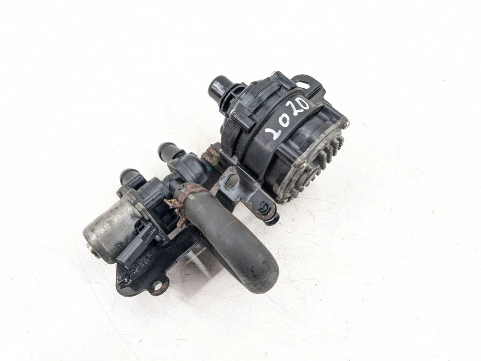 VOLVO XC40 WHATER PUMP 1.5 T5 GASOLINA HÍBRIDA 31461924 2021 - Imagem 2 de 4