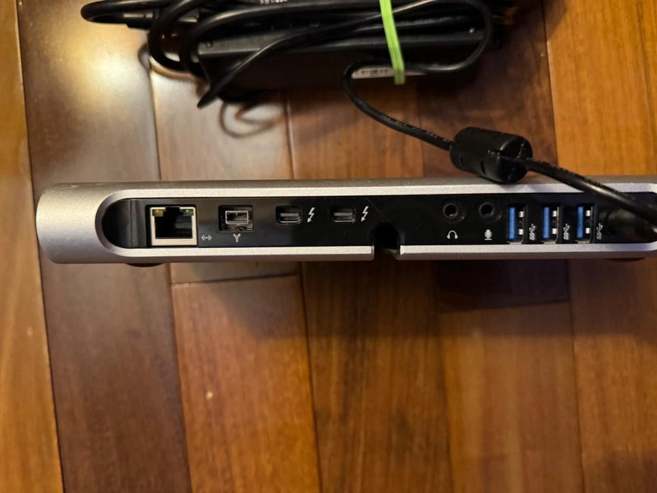 Док-станция Belkin Thunderbolt Express F4U055 со шнуром адаптера зарядного устройства переменного/постоянного тока - Изображение 3 из 3