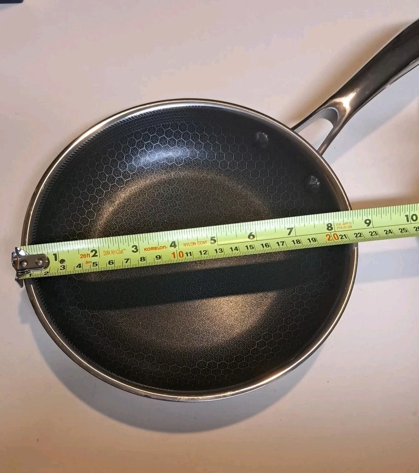 HexClad Hybrid 8 in Nonstick Fry Frying Pan, With Original Lid Used - Image 4 of 4