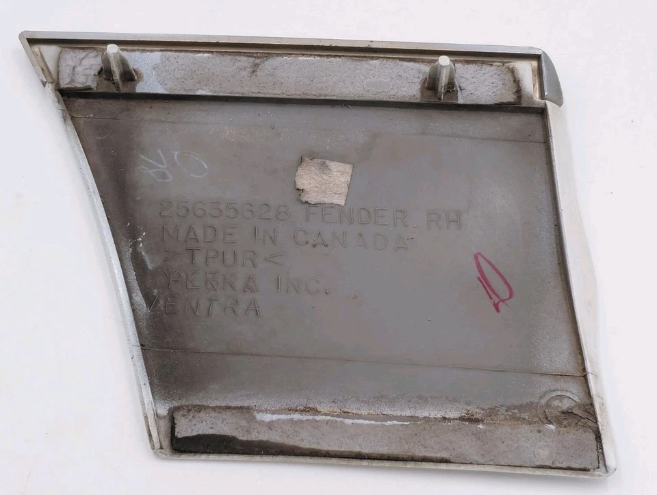 Moldura de guardabarros delantero para pasajero derecho Buick Park Avenue 1997-2005 OEM Foto 4 de 4