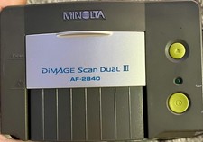 Minolta DiMAGE Scan Dual III AF-2840 scanner pellicola 35 mm grigio con adattatore di alimentazione