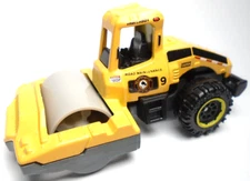 2022 MATCHBOX ROAD ROLLER #9 YELLOW 1:64 DIECAST 2 3/4" CONSTRUCTION VEHICLE
