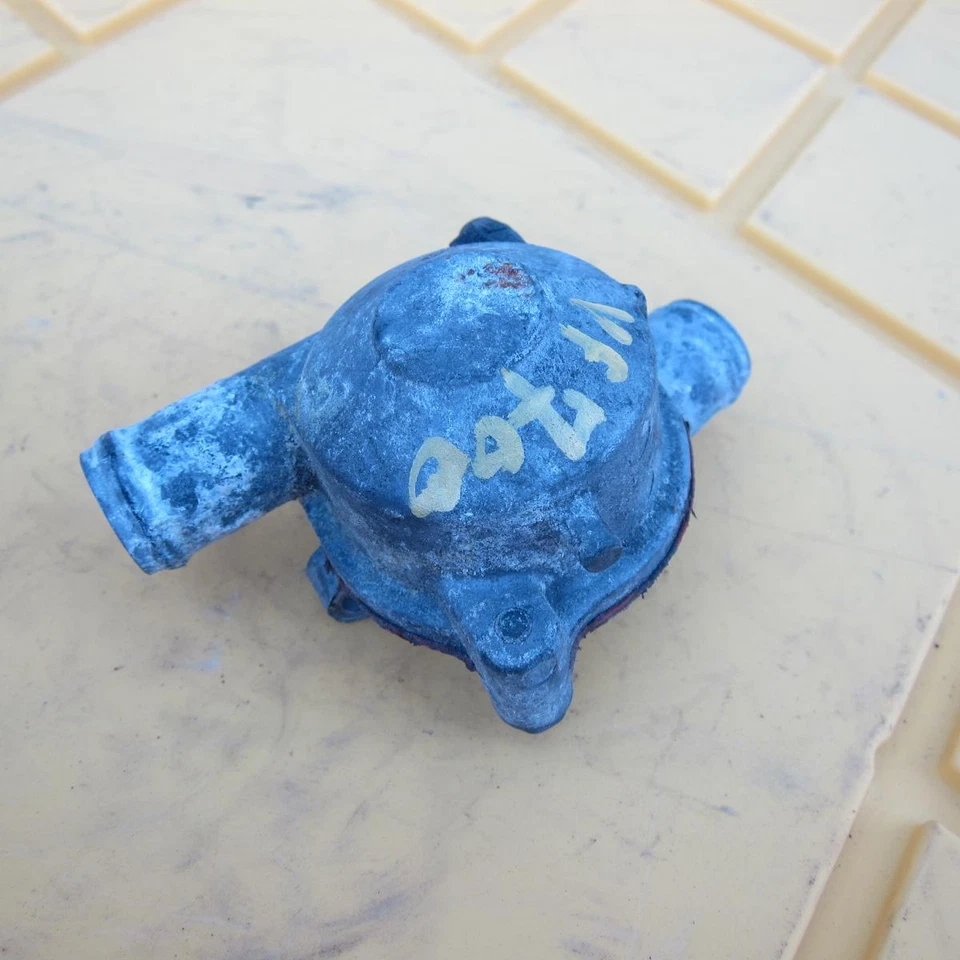 Honda Magna 700 VF700C 1987 OEM carcasa termostato Foto 4 de 4