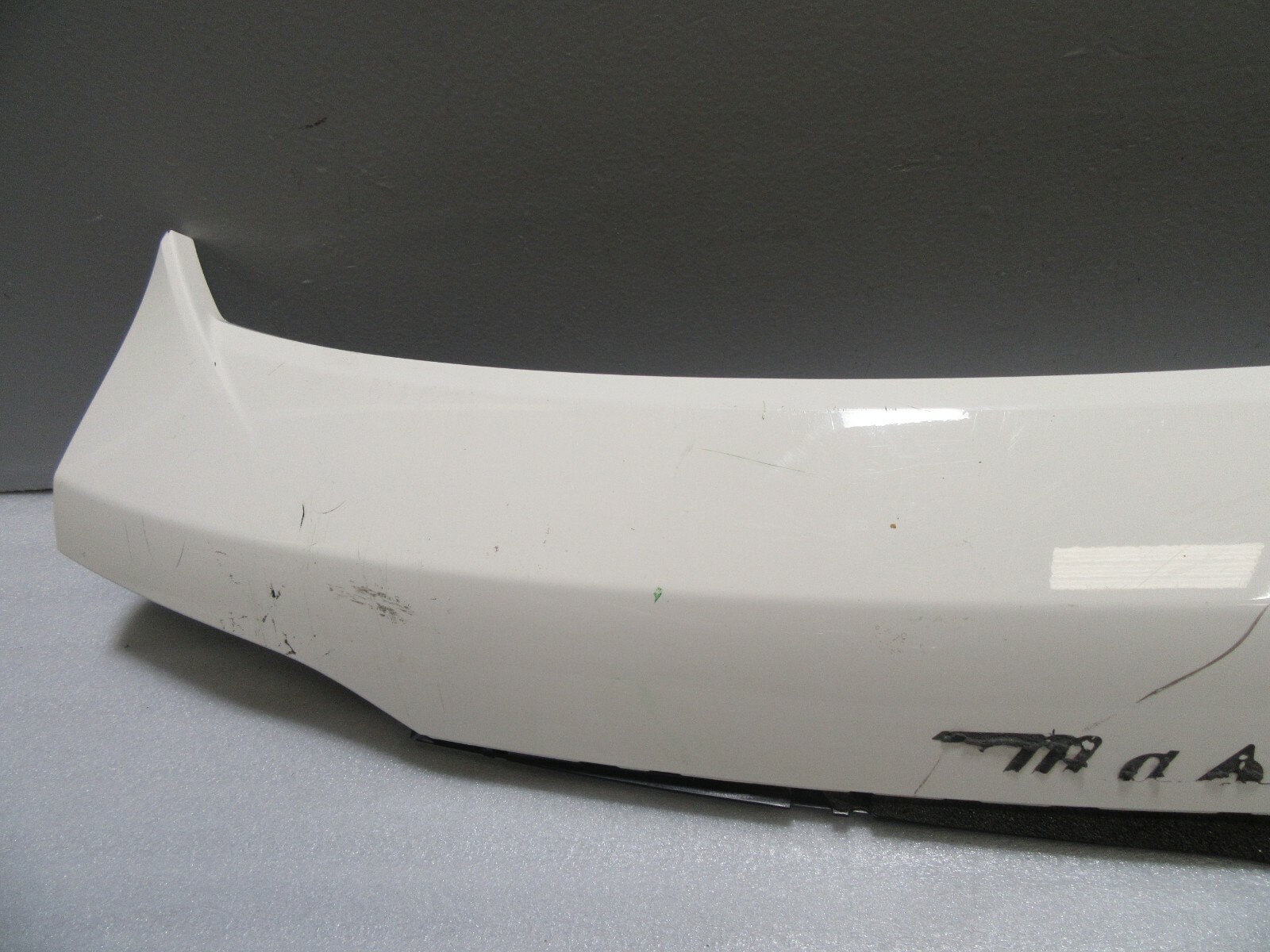 Maserati Levante Rear Tailgate Trunk Spoiler White 670042733 2016 - 2018 OEM