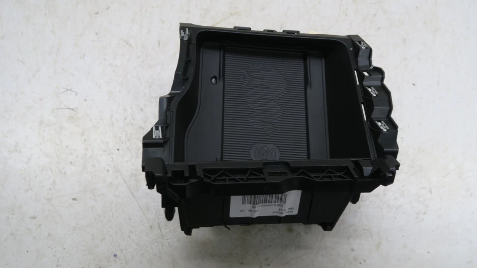 2023-2026 Alfa Romeo Tonale OEM Center Console Wireless Charger Trim - image 3 of 4