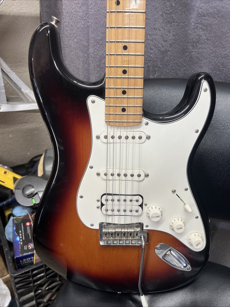 2020 Fender Stratocaster Player Sunburst HSS MN Mexico Electric