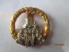 SOUTH WALES BORDERERS REGIMENT WW2 BI-METAL CAP BADGE (JR GAUNT)
