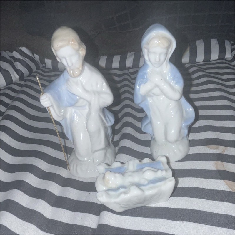 VTG White & Blue 3pc Nativity Set Mary Joseph Baby Jesus in Manger Christmas