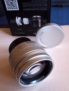 7 ARTISANS 50MM F/1.1 M/VM MOUNT LENS IN PRISTINE CONDITION