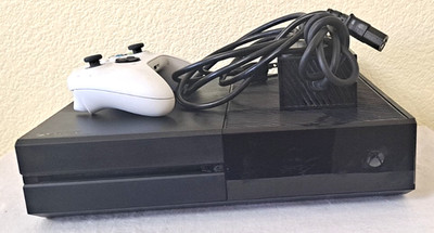 Xbox One S 1TB Console Bundle   Controller,Power & HDMI Cables   Clean & Working