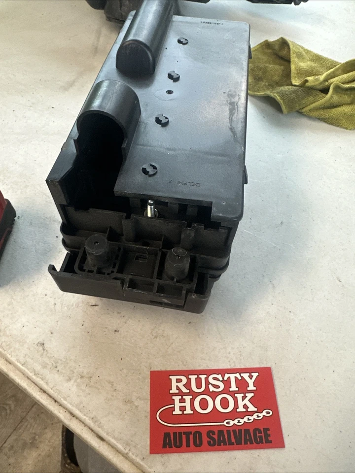 Chevrolet Malibu 2011 caja de fusibles caja de fusibles módulo de relé OEM 20822695 Foto 2 de 4