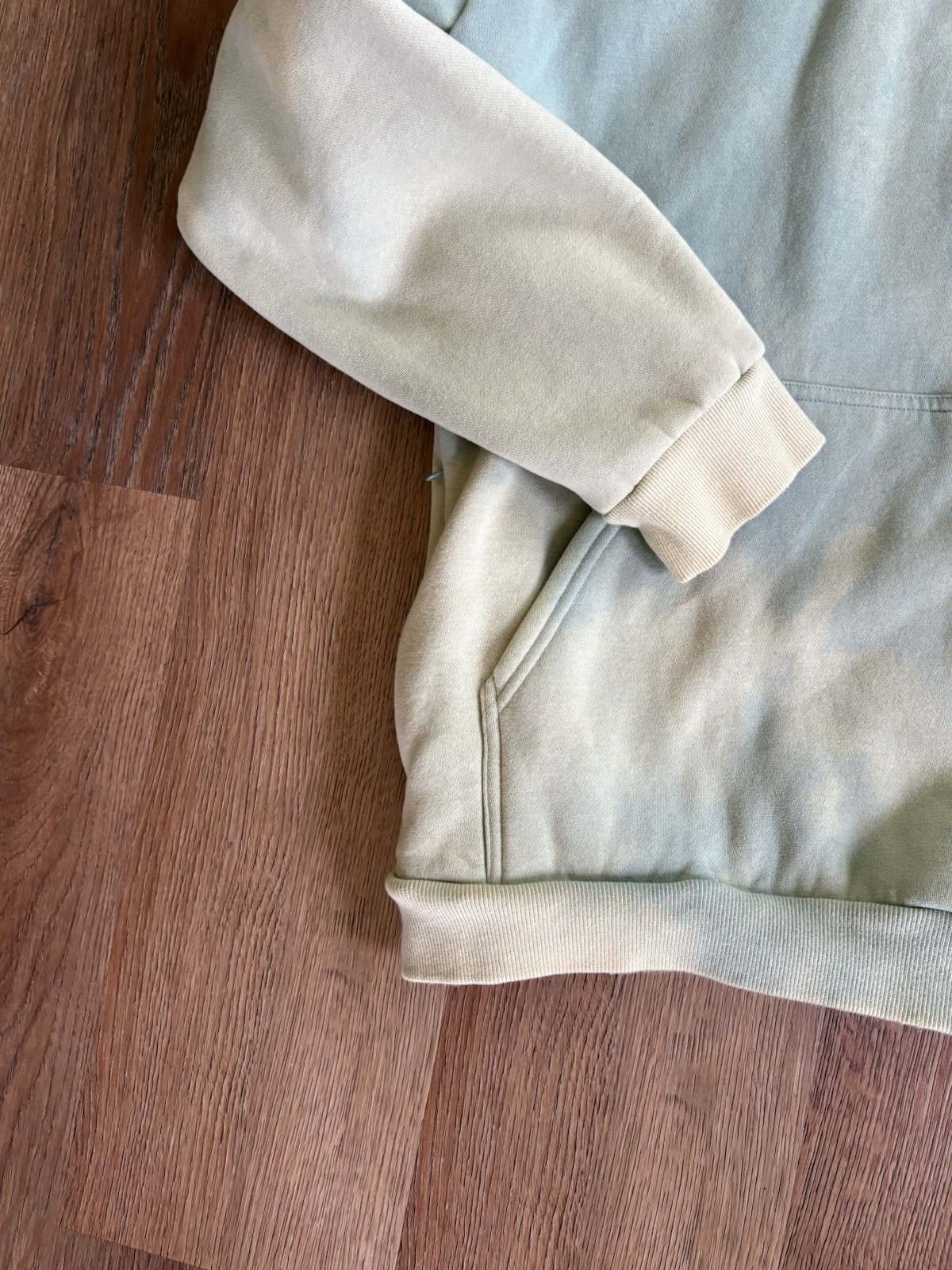 COMFRT Hoodie Airplane Mode Travel Hoodie Size Men’s Large Green Pullover