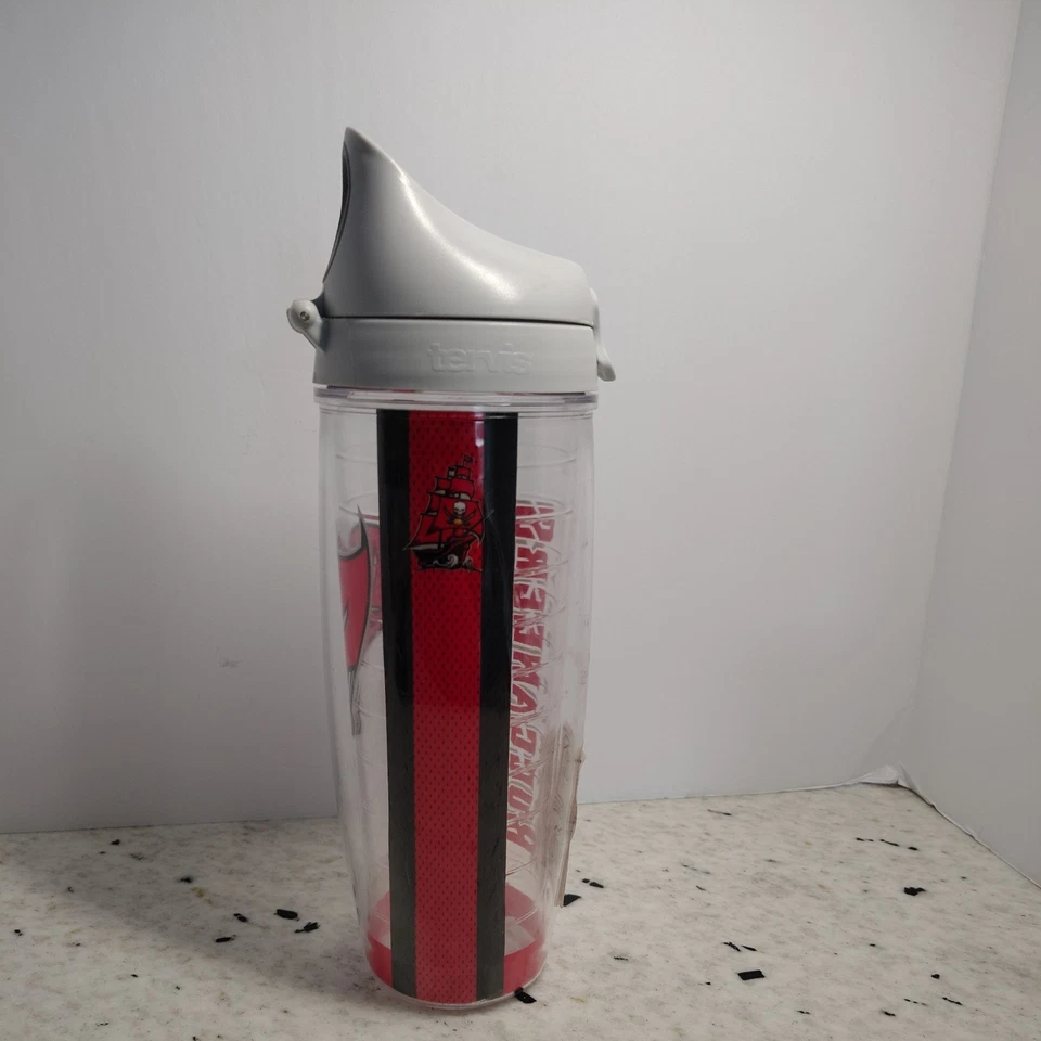 Botella de agua Tervis 24 oz NUEVA Tampa Bay Buccaneers NFL BUCS bandera y envío Foto 4 de 4