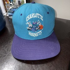 Charlotte Hornets 90s Vintage Snapback Hat