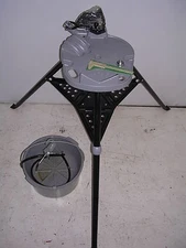 NEW PORTABLE HYDRAULIC CYLINDER REPAIR TRI-STAND W/CHAIN VISE OIL BUCKET CALIPER