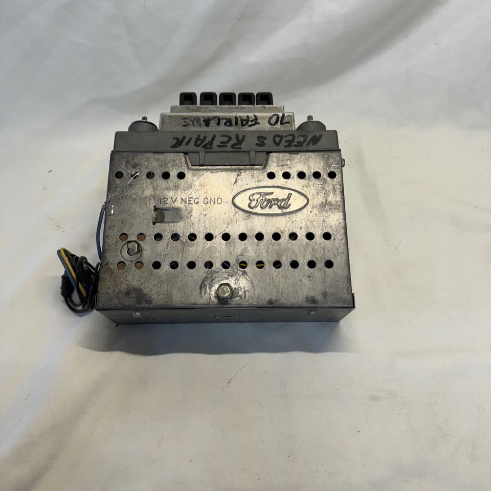 1970 FORD OEM Philco AM Radio D0OA-18806 Fairlane FALCON - Image 4 of 4
