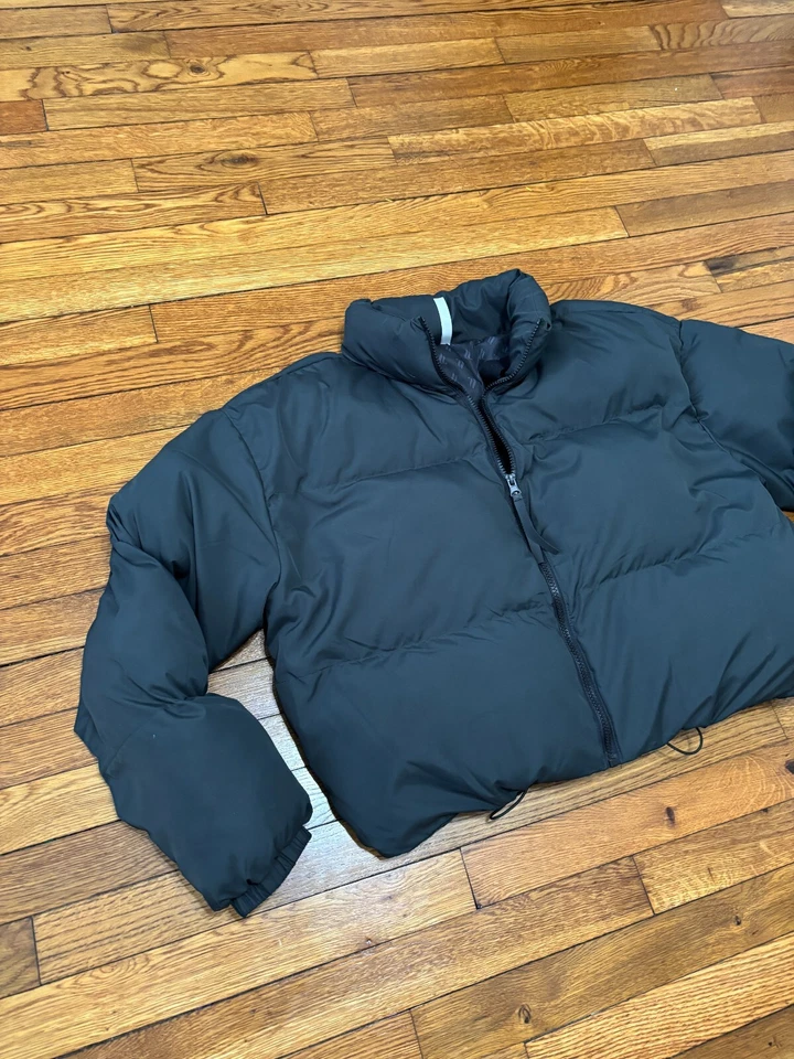 Fabletics Womens Wander Cropped Puffer Jacket Coat Size XL Gray Full Zip - Image 3 of 4