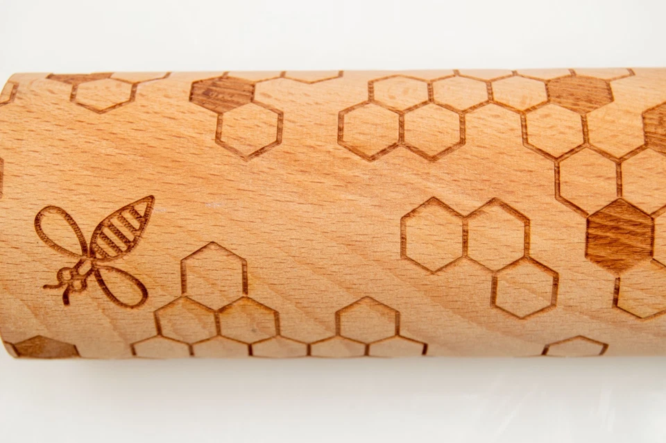 The BakeShop by Masterclass Bee Embossed Yellow Wood Handled Rolling Pin - Image 3 of 4
