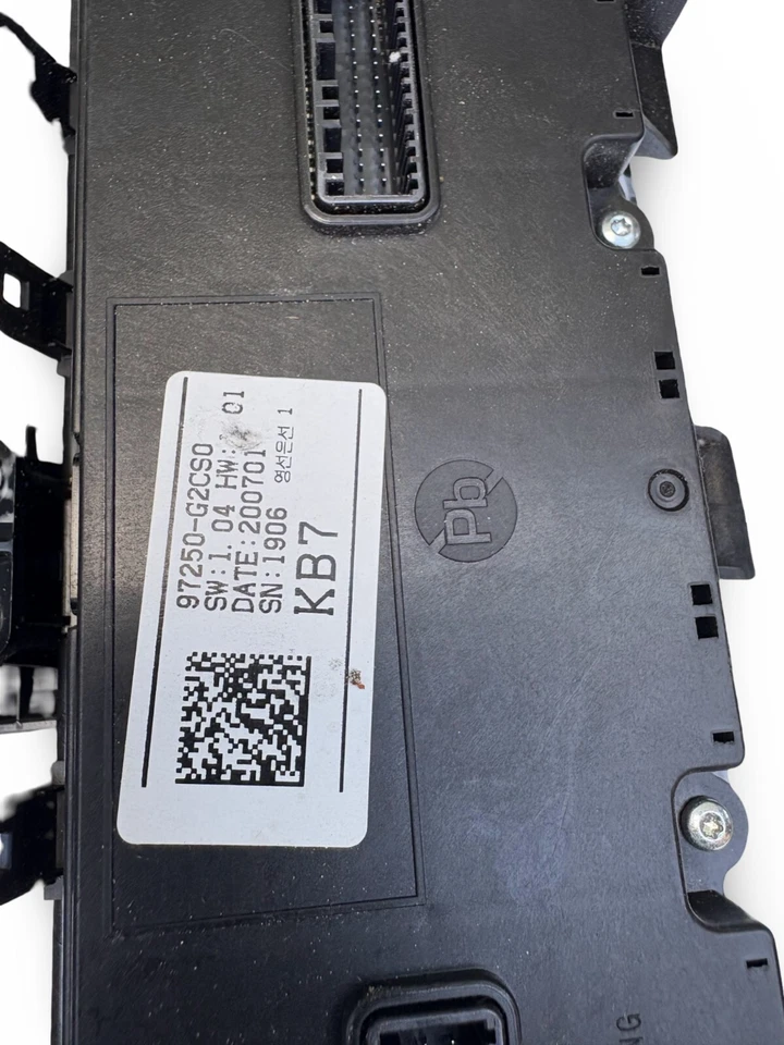 Hyundai Ioniq MK1 Dual Zone Climate Control Panel 97250-G2XXX 2016–2019 - Image 4 of 4