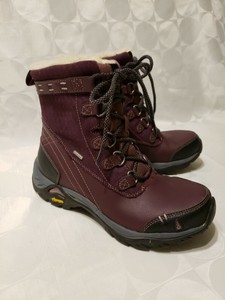 ahnu insulated boots