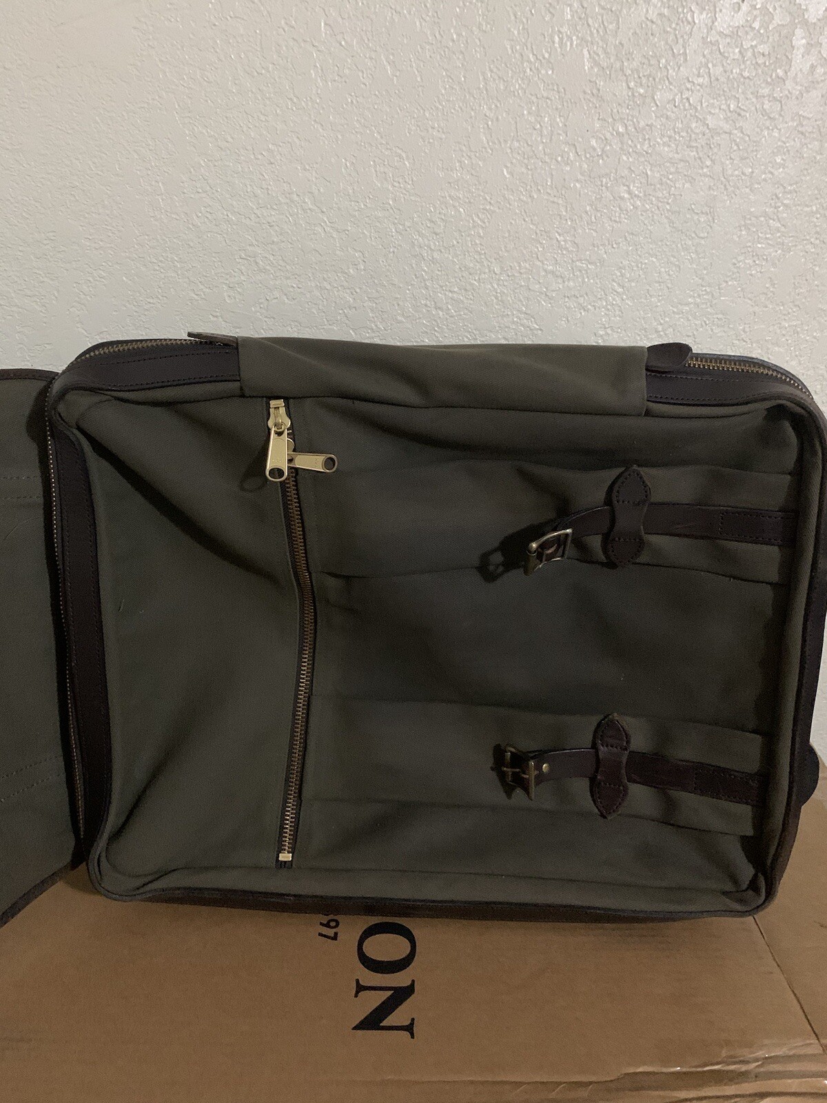 FILSON RUGGED TWILL ROLLING 26&rdquo; LUGGAGE BAG GREEN 2  WHEELS Beautiful