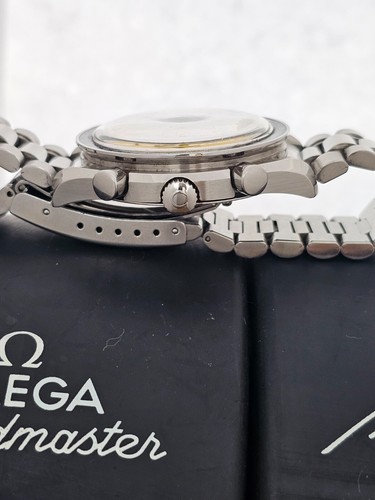 OMEGA Speedmaster Chrono Micheal Schumacher Yellow Watch - 3510.12.00 - Picture 12 of 24