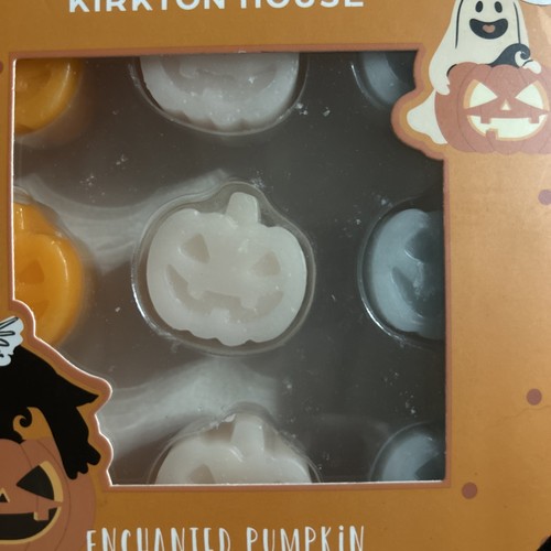 Kirkton House Enchanted Pumpkin Hand-Made Halloween Pumpkin Scented Wax Melts. - Afbeelding 2 van 3
