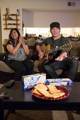 Jerrod Niemann singing an acoustic set as part of Toaster Strudel - Old Photo 1