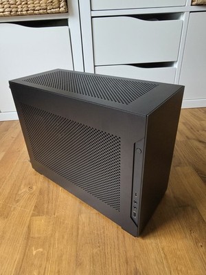 Lian Li Dan Cases A4-H2O X4 Mini-ITX Gehäuse, PCIe4.0 Riserkabel, Schwarz