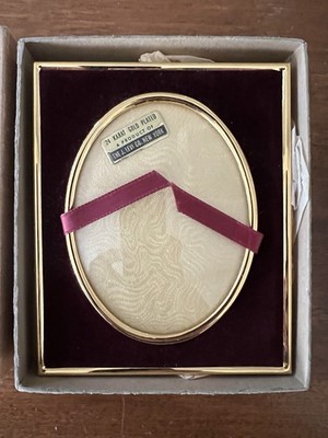 J LEVI Co NY 24 Karat Gold Plate Picture Frame VTG NEW IN BOX Maroon Velvet