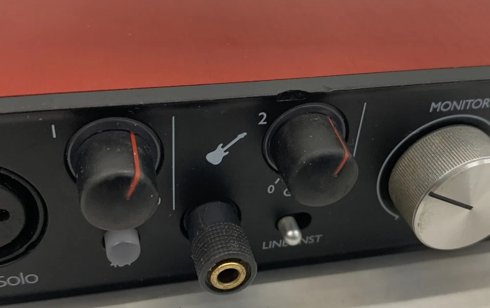 Focusrite Scarlett Solo 2nd Gen USB Audio Interface with USB Cable - NICE - Image 3 of 4