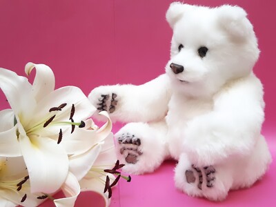 Hasbro 2004 White Polar Bear FurReal Friends LUV CUBS Interactive