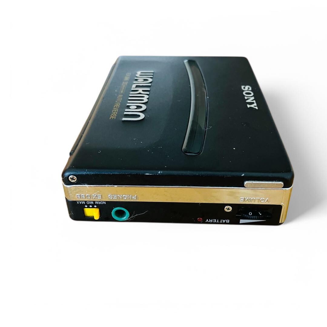 Sony WM-190 Walkman Portable Cassette Player Black vintage