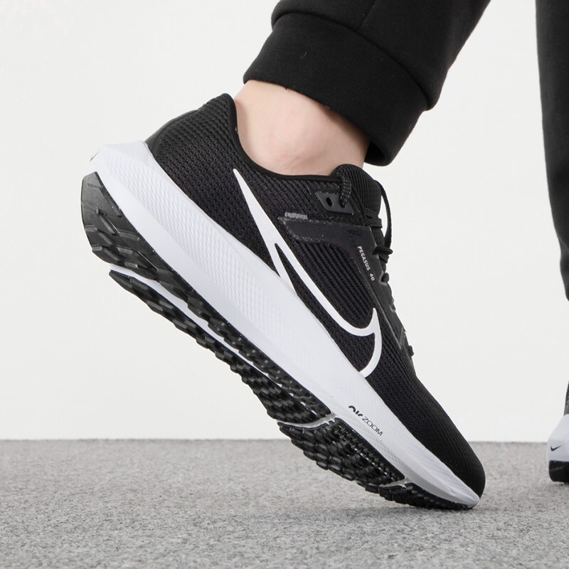 Nike Air Zoom Pegasus 40 Black White Men Running Jogging Sneakers