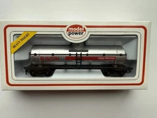 Model Power HO Scale EXXON 40’ Chemical Tank Car #8105 w/ Box – Excellent