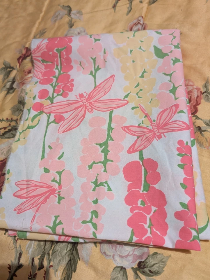 LILLY PULITZER Rare WHITE Dragonfly Floral Pink, Yellow, Green Fabric  Cotton  - Image 4 of 4