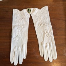mid length beaded antique ivory/white gloves