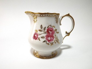 ROYAL CROWN DERBY SAHNEKÄNNCHEN IM ROYAL PINXTON ROSEN MUSTER A1155 REF 893/6